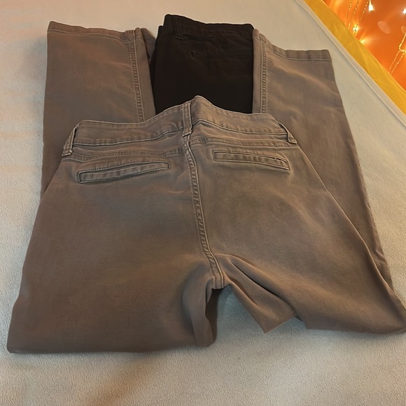 St. John’s Bay (2) and Liz Claiborne (1) Pants - Picture 4 of 11